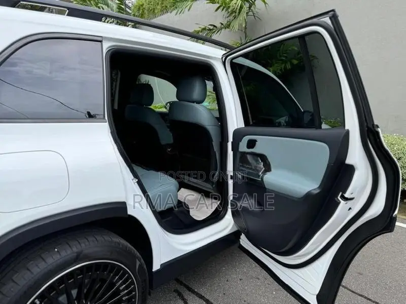 Mercedes Benz EQB 250 Plus 2024