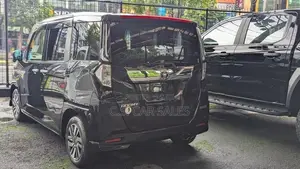 Toyota Roomy Custom G 2025