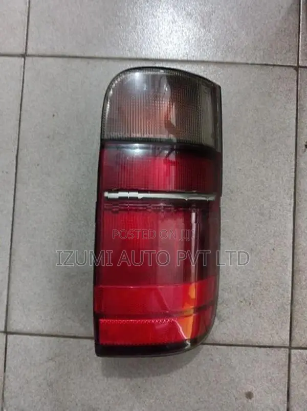 Toyota Dolpin Tail light R side