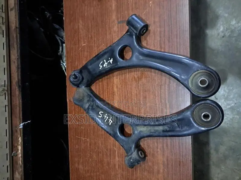 Suzuki Wagon R Lower arm (MH44S)