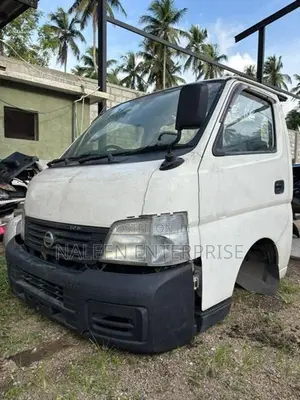 Nissan Caravan E25 Normal Front Half Cut
