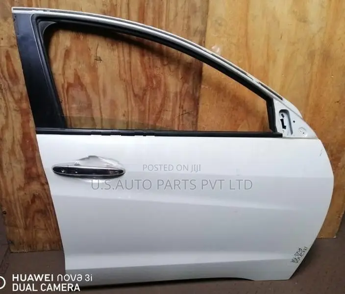 Honda Vezel RU3 Front Door Right Side