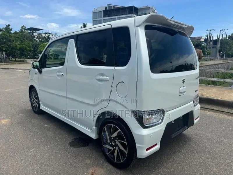 Suzuki Wagon R ZX Hybrid diamond wheel 2026