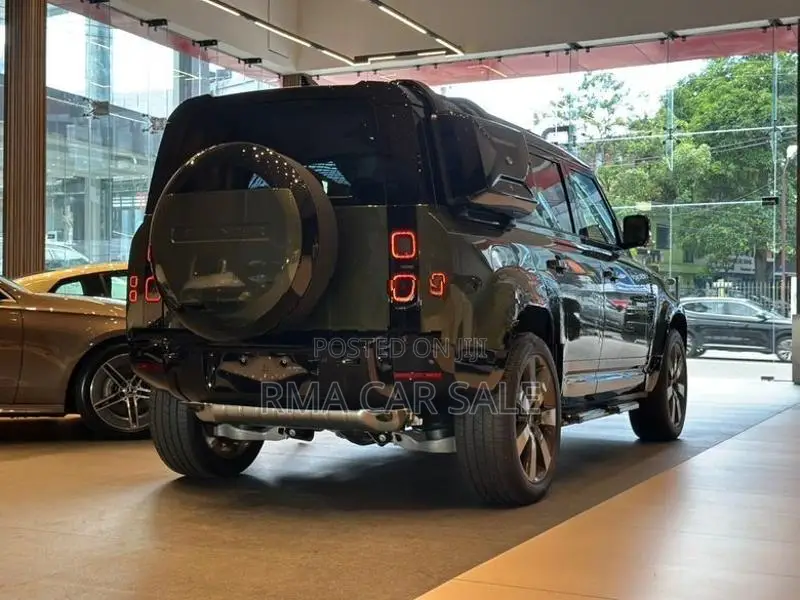 Land Rover Defender P300e HSE(26 model) 2025