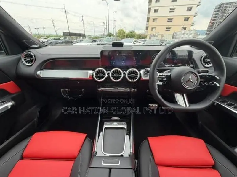 Mercedes Benz GLB 180 AMG LINE PACKAGE 2025