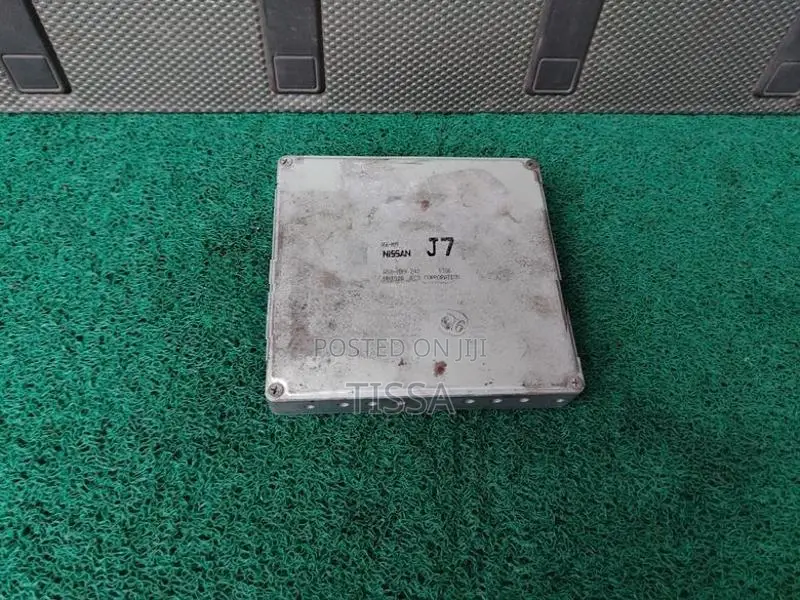 Nissan Cefiro A33 Engine Control Unit ECU