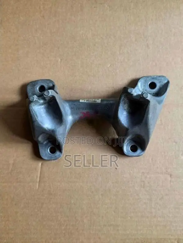 BMW E90 320d Gearbox Mount Bracket