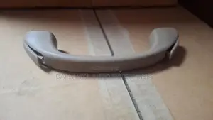 Toyota Hilux Vigo Hood handle