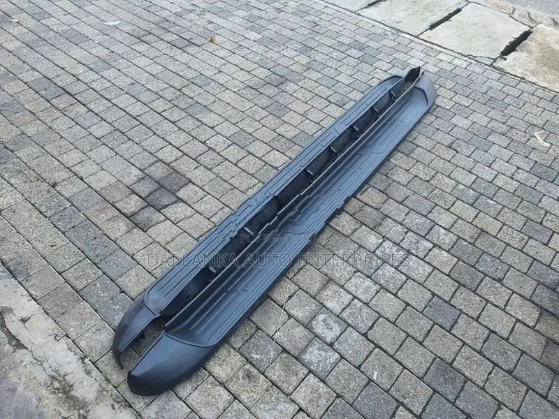 Toyota Hilux Genuine Right Side step only