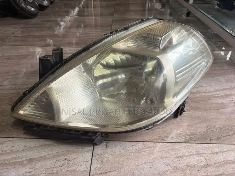 Nissan Tiida Head Light