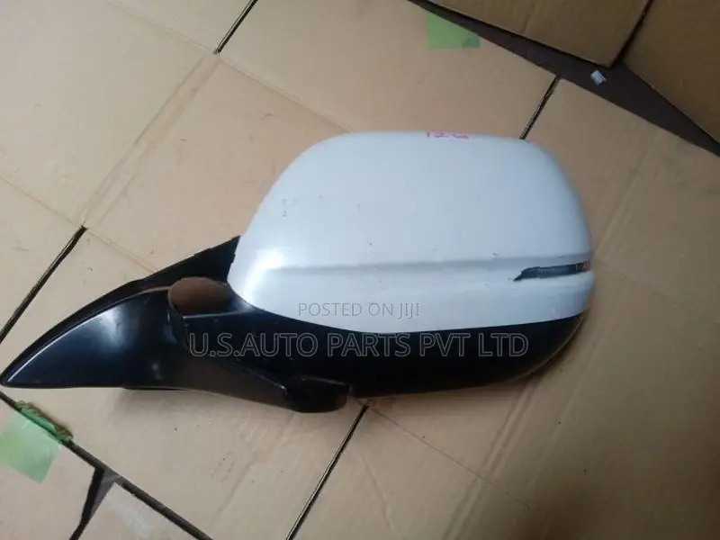 Honda Vezel Ru3 Z Grade Side Mirror LH 12 Wire