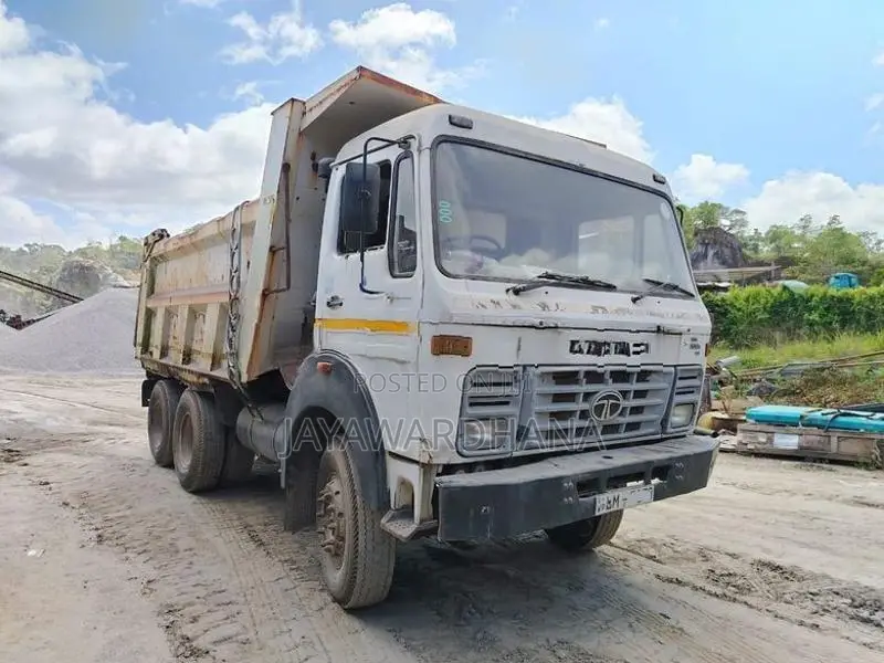 Tata LPT 2516 TIPPER 10 WHEEL 2016