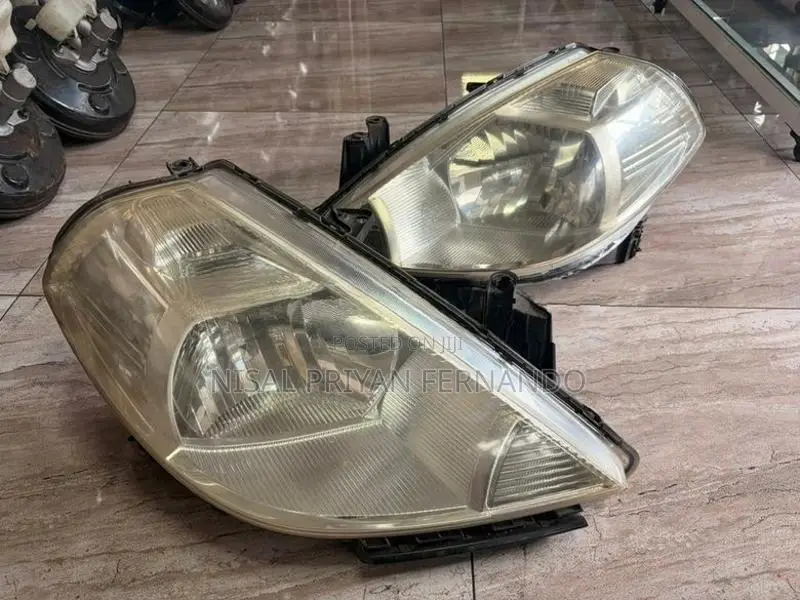 Nissan Tiida Head Light