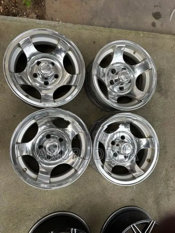 14” Alloy Wheels
