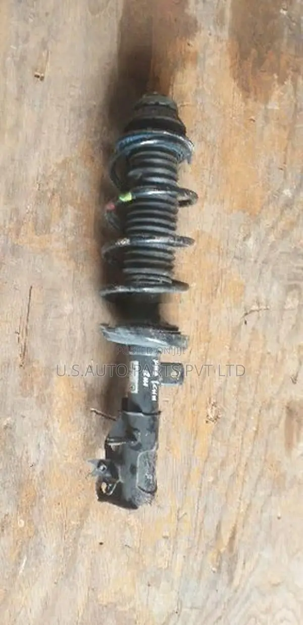 Honda Vezel RU3 Front Shock With Mount L/R