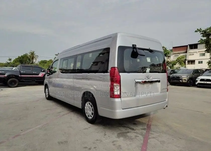 Toyota Commuter VAN15 Seat 2026
