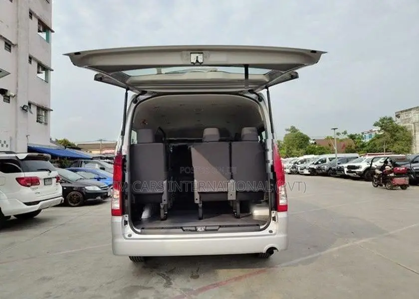 Toyota Commuter VAN15 Seat 2026