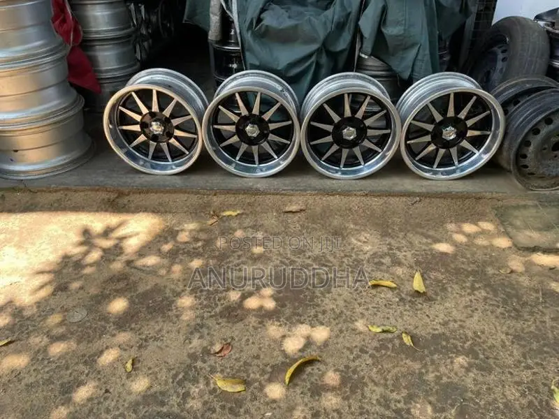 15” Alloy Wheels