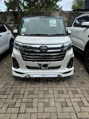 Toyota Roomy Custom GT 2025