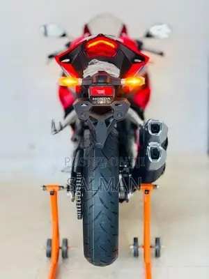Honda CBR 250RR 2025