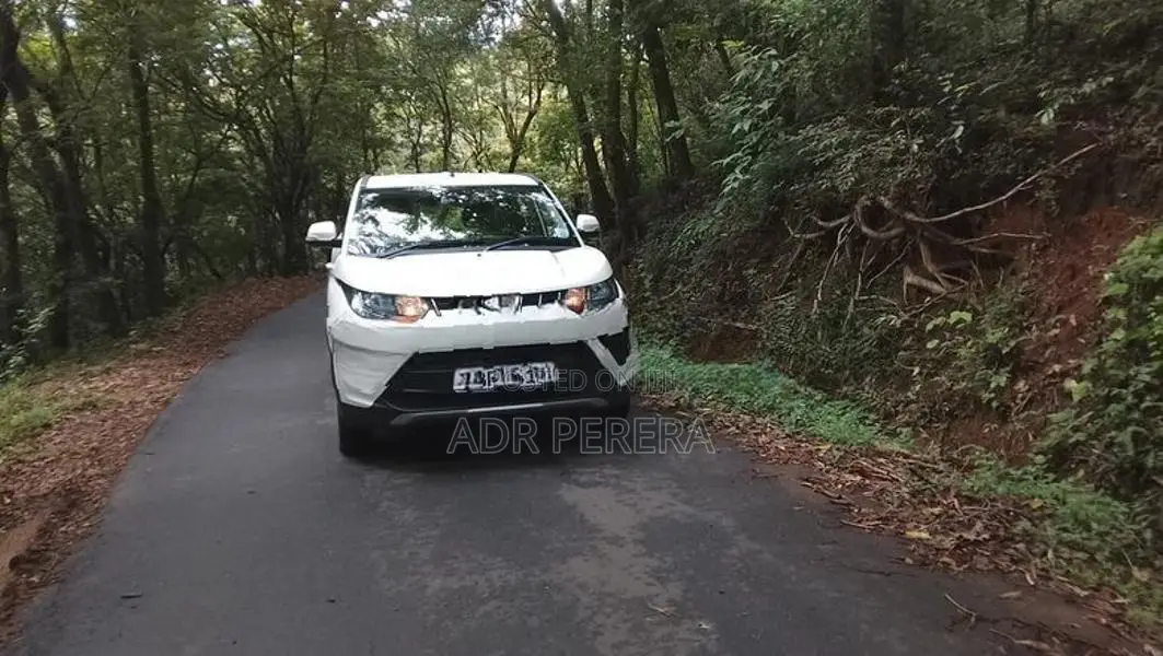 Mahindra KUV 100 2025