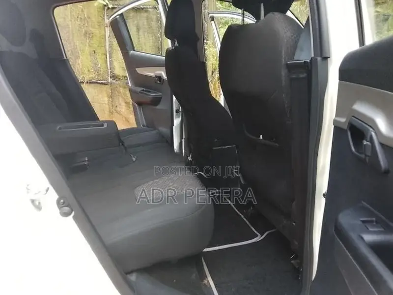 Mahindra KUV 100 2025