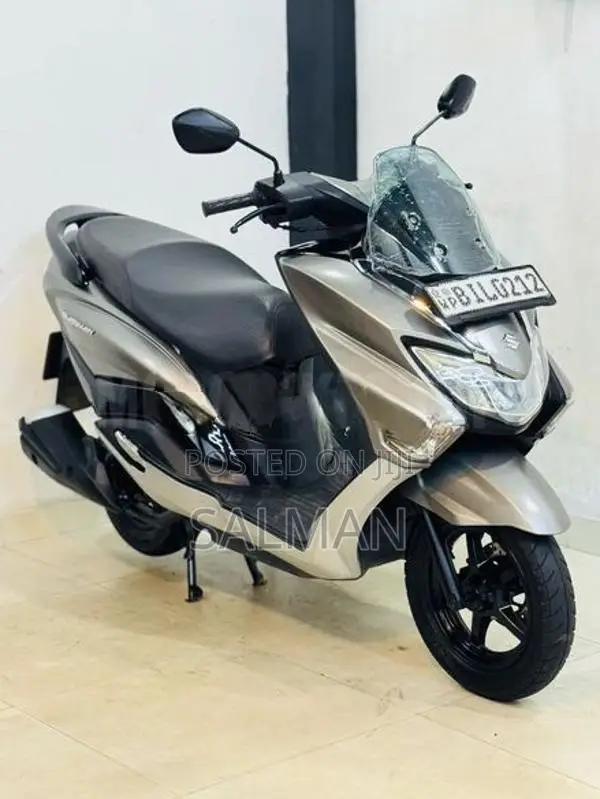 Suzuki Burgman STREET 125 2019