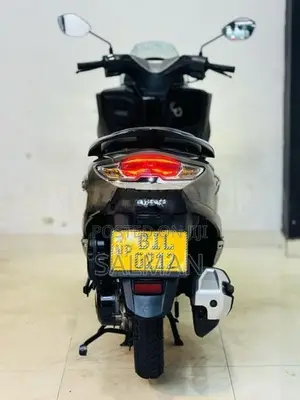 Suzuki Burgman STREET 125 2019