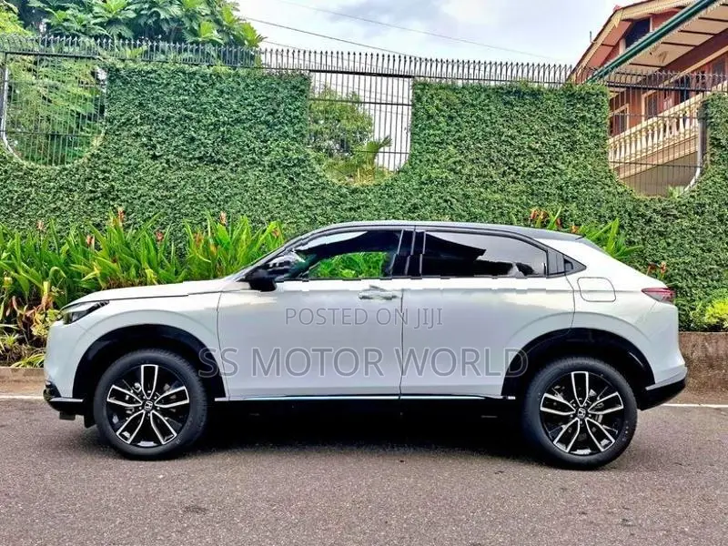 Honda Vezel Z PLAY / NO MOONROOF 2026