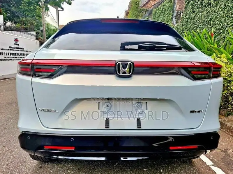 Honda Vezel Z PLAY / NO MOONROOF 2026