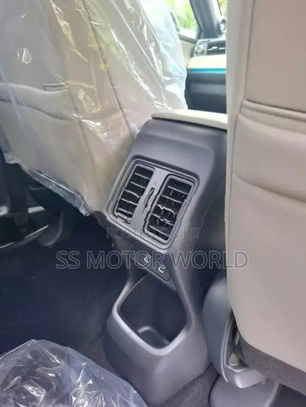 Honda Vezel Z PLAY / NO MOONROOF 2026