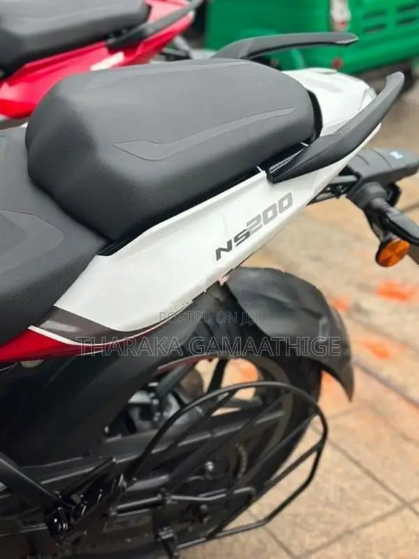 Bajaj CT100 2026