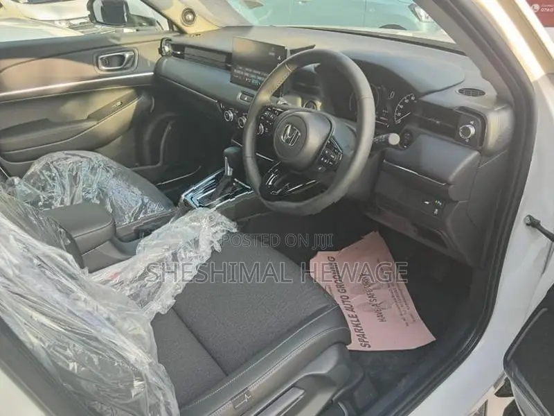 Honda Vezel Z Premiun 10 Speaker 2026