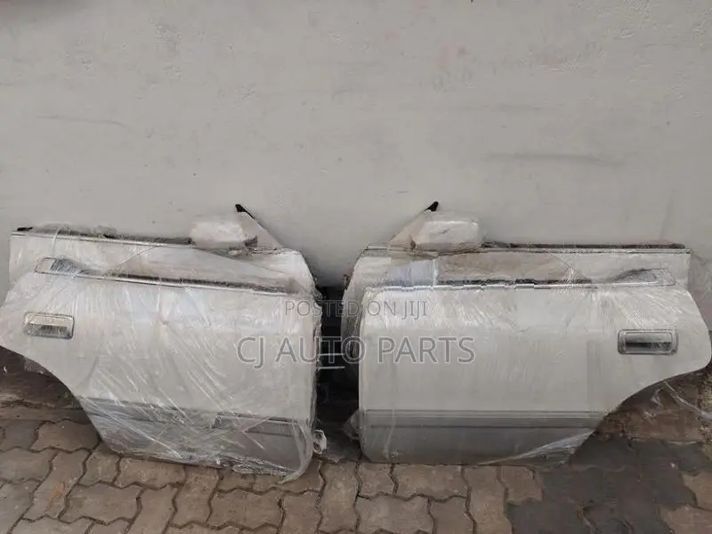 Toyota Mark 2 Cressida X80 Complete Door Set With Side Mirrors