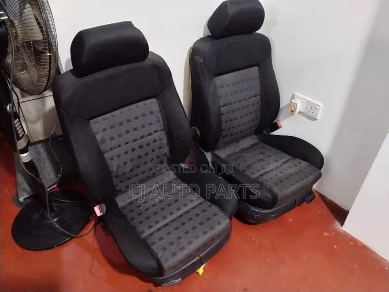 Volkswagen Passat B5 Front Seat Pair