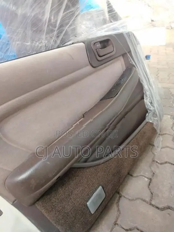 Toyota Mark 2 Cressida X80 Complete Door Set With Side Mirrors