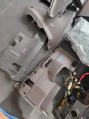Toyota Mark 2 Cressida X80 Dashboard Parts