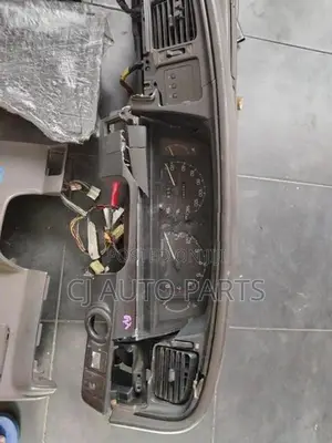 Toyota Mark 2 Cressida X80 Dashboard Parts