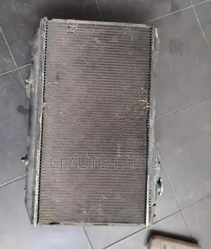 Toyota Mark 2 Cressida x80 Radiator