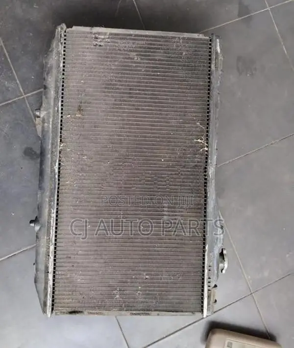 Toyota Mark 2 Cressida x80 Radiator