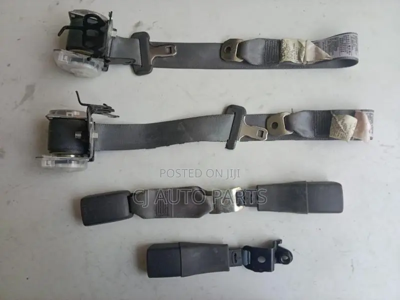 Toyota prius 20 Rear seat belt Pair