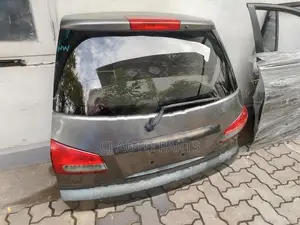 Nissan Wingroad Y12 Dicky Door Complete