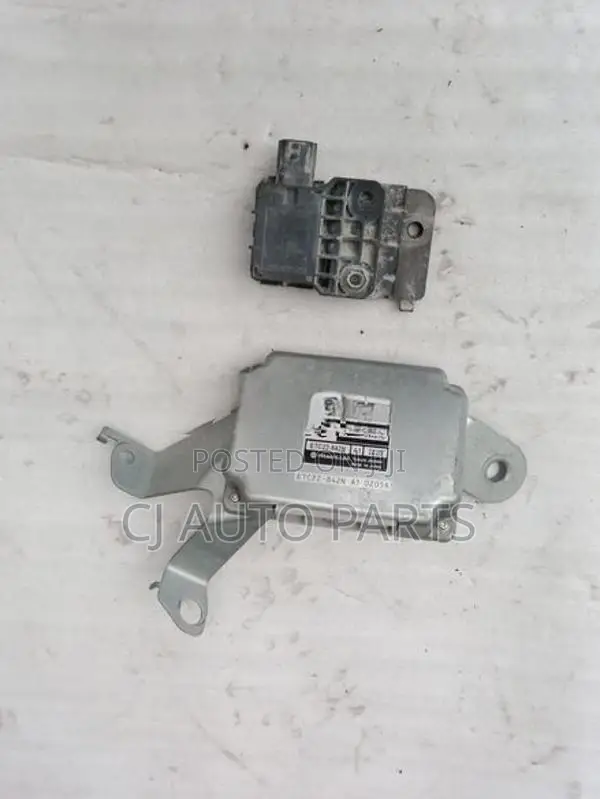 Nissan Wingroad Y12 Gear Control Unit
