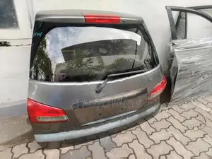 Nissan Wingroad Y12 Dicky Door Complete