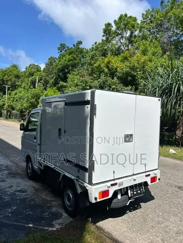 Nissan Clipper NT-100 Freezer 2023