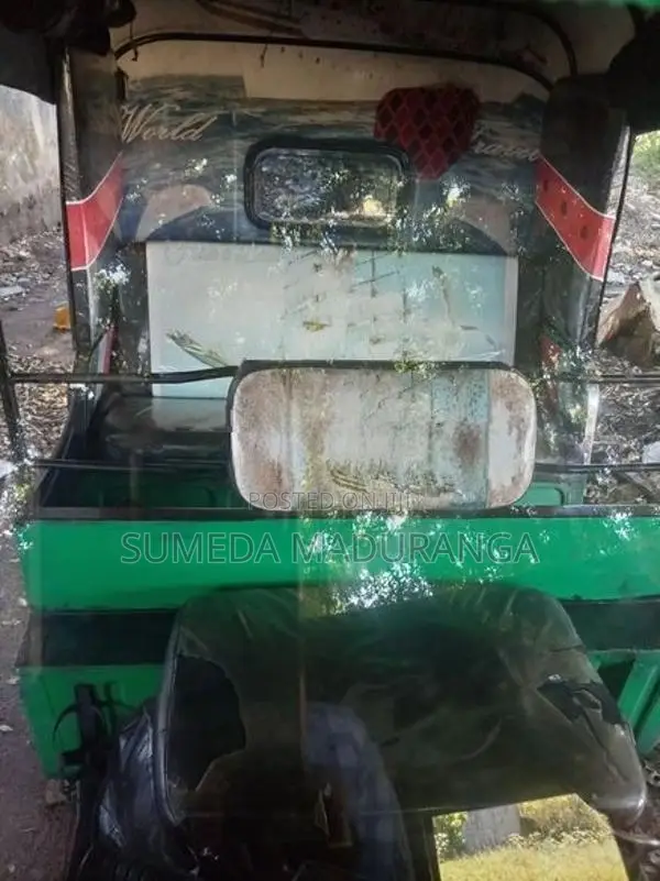 Bajaj RE 2009