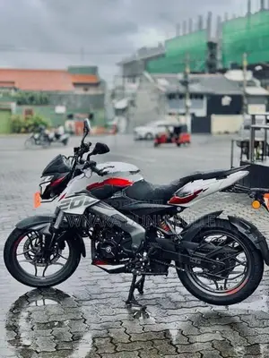 Bajaj Pulsar NS200 2025
