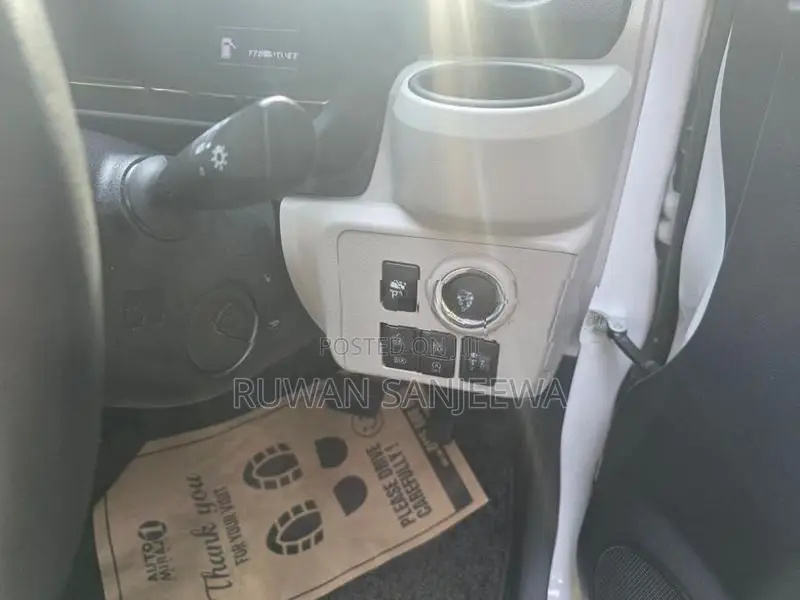 Daihatsu Mira 2024