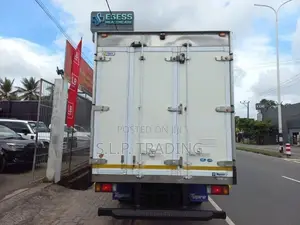 Isuzu Elf 2022