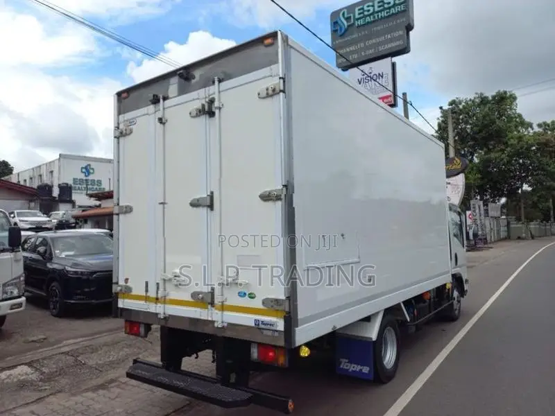 Isuzu Elf 2022